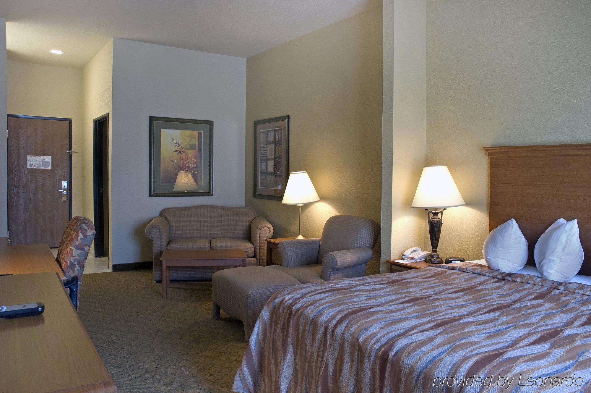 Pearsall Inn And Suites Rom bilde